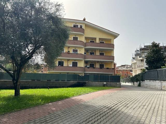 appartamento in vendita a Guidonia Montecelio in zona Guidonia