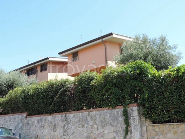 casa indipendente in vendita a Guidonia Montecelio in zona Marco Simone