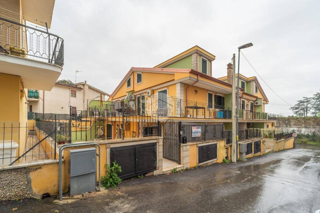 appartamento in vendita a Guidonia Montecelio in zona Guidonia
