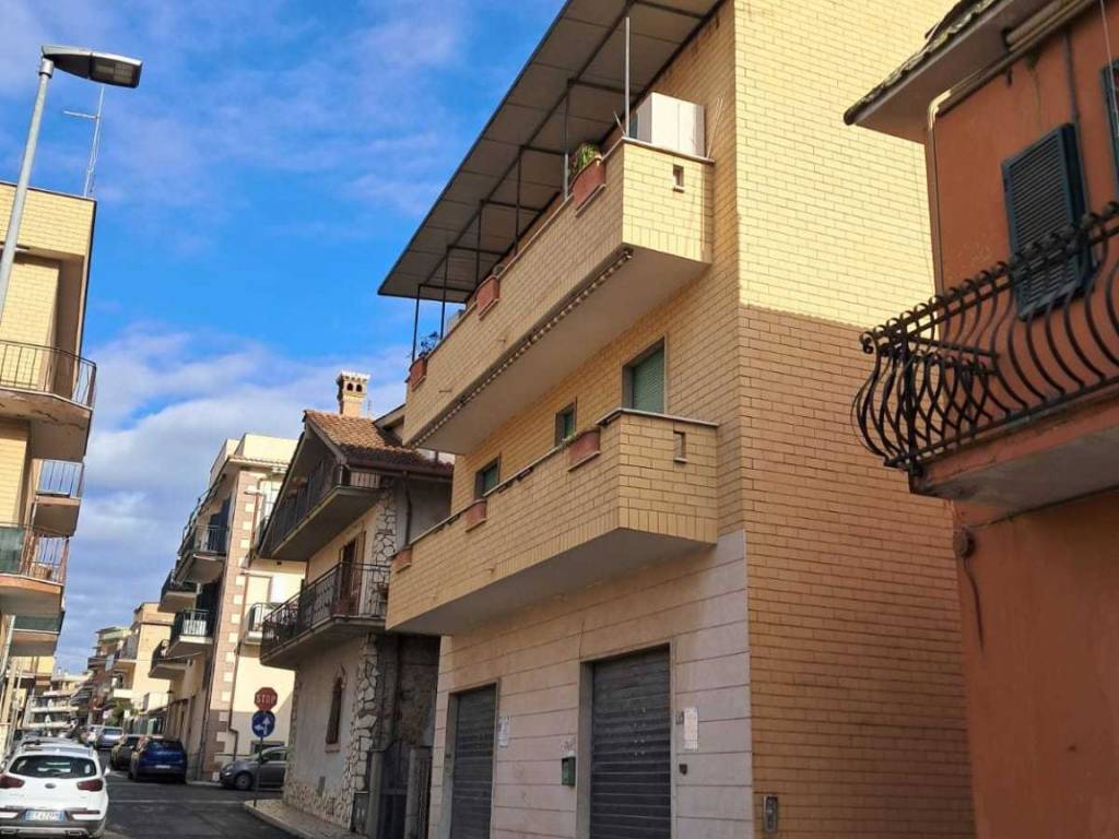 appartamento in vendita a Guidonia Montecelio in zona Guidonia