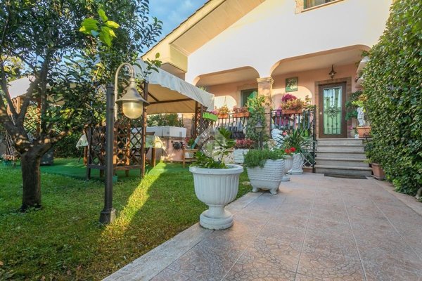 appartamento in vendita a Guidonia Montecelio in zona Marco Simone