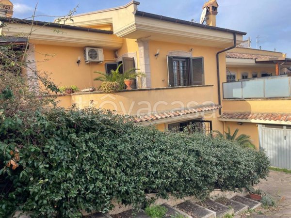 casa indipendente in vendita a Guidonia Montecelio in zona Marco Simone