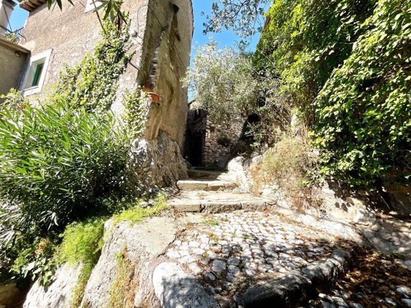 appartamento in vendita a Guidonia Montecelio in zona Montecelio