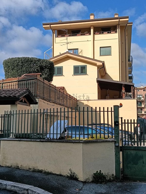 appartamento in vendita a Guidonia Montecelio in zona Guidonia