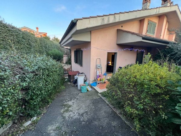 casa indipendente in vendita a Guidonia Montecelio in zona Marco Simone