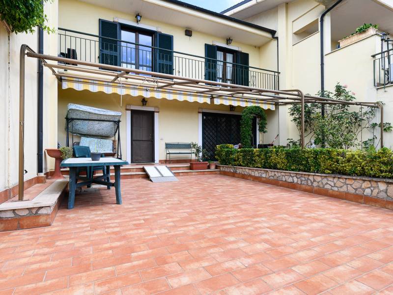 villa in vendita a Guidonia Montecelio in zona Pichini