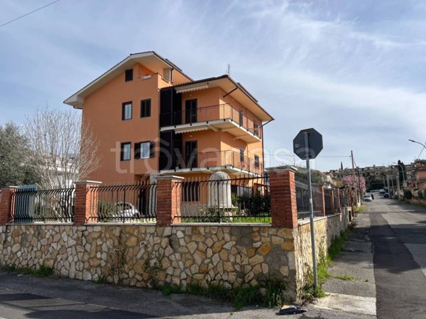 appartamento in vendita a Guidonia Montecelio in zona Marco Simone