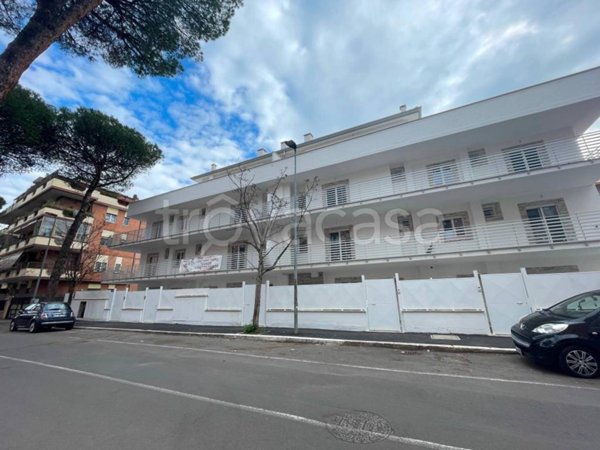 appartamento in vendita a Guidonia Montecelio in zona Colleverde