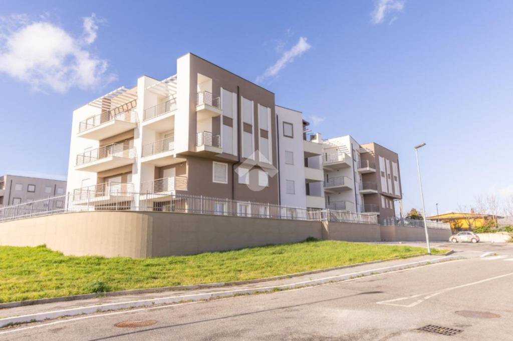 appartamento in vendita a Guidonia Montecelio in zona Montecelio