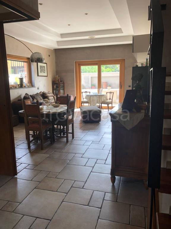 appartamento in vendita a Guidonia Montecelio in zona Villalba