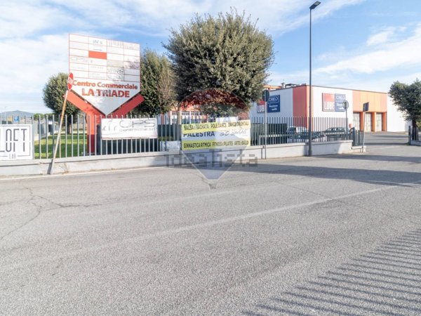 ufficio in vendita a Guidonia Montecelio in zona Guidonia