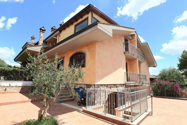 casa indipendente in vendita a Guidonia Montecelio