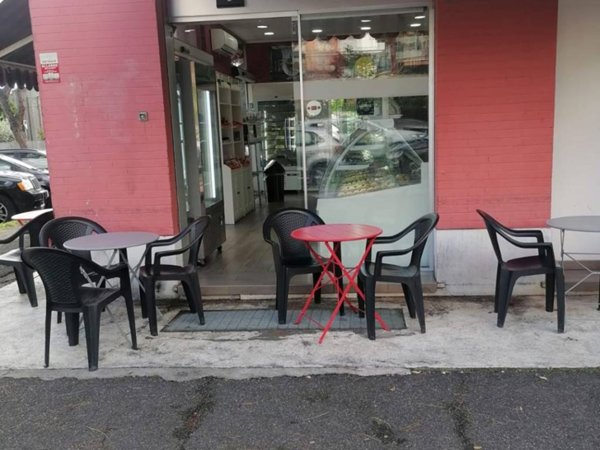 negozio in vendita a Guidonia Montecelio in zona Colleverde