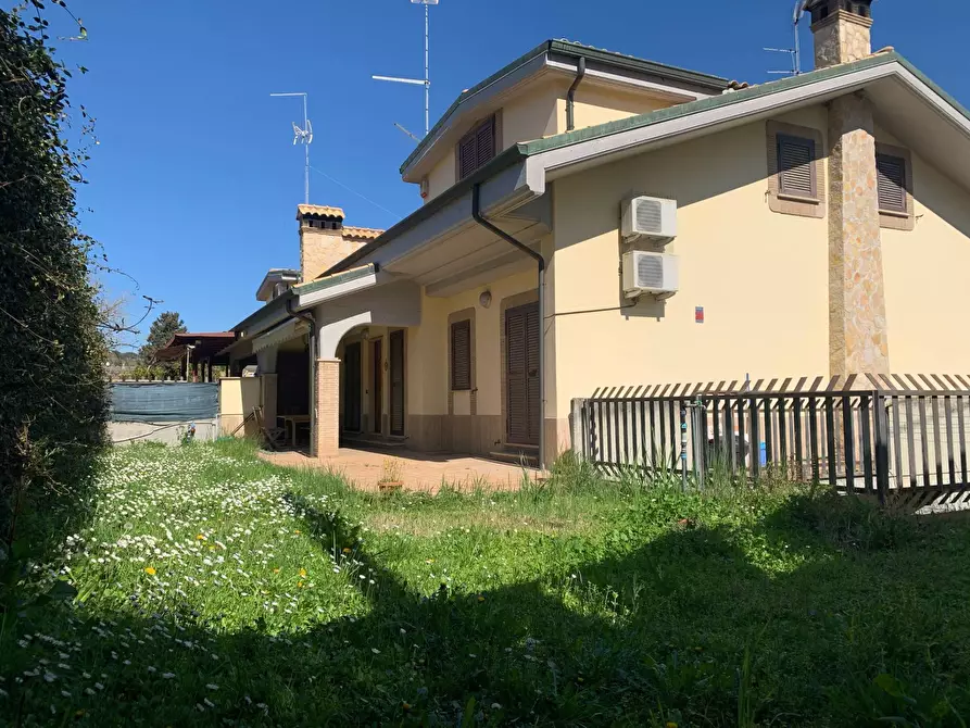 casa indipendente in vendita a Guidonia Montecelio in zona Pichini