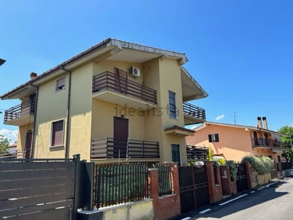 appartamento in vendita a Guidonia Montecelio in zona Guidonia