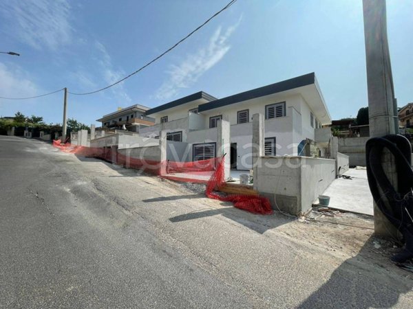casa indipendente in vendita a Guidonia Montecelio in zona Marco Simone
