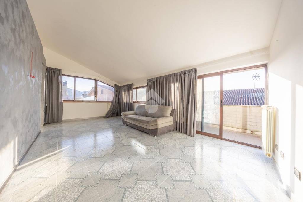 appartamento in vendita a Guidonia Montecelio in zona Villanova
