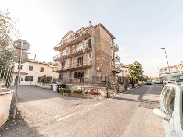appartamento in vendita a Guidonia Montecelio