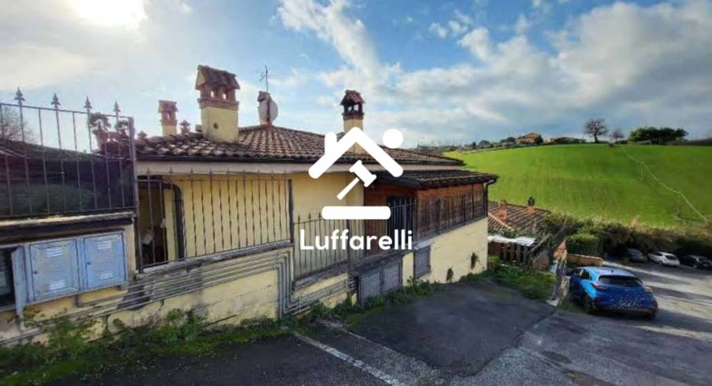 casa indipendente in vendita a Guidonia Montecelio in zona Pichini