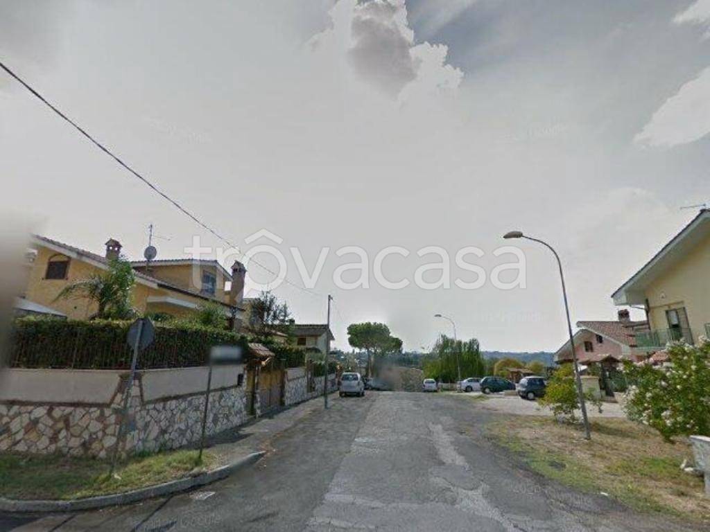 appartamento in vendita a Guidonia Montecelio in zona Pichini