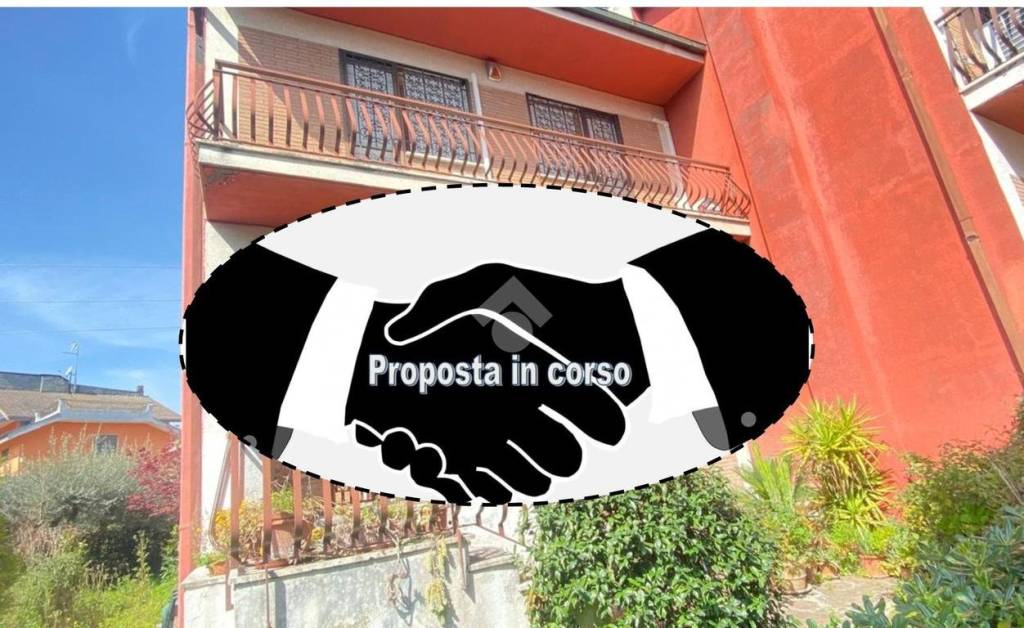 casa indipendente in vendita a Guidonia Montecelio in zona Colleverde