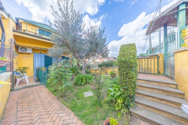 casa indipendente in vendita a Guidonia Montecelio in zona Pichini