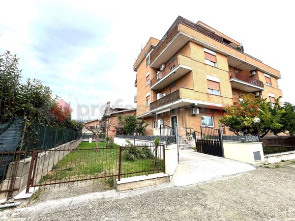 appartamento in vendita a Guidonia Montecelio in zona Villanova