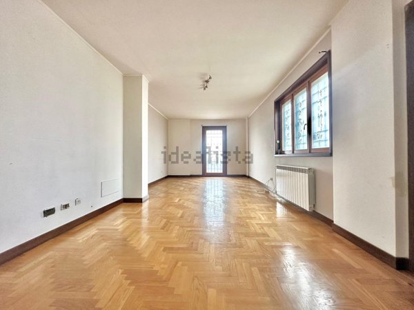 appartamento in vendita a Guidonia Montecelio in zona Guidonia