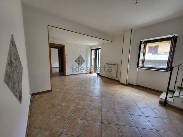 appartamento in vendita a Guidonia Montecelio in zona Villalba
