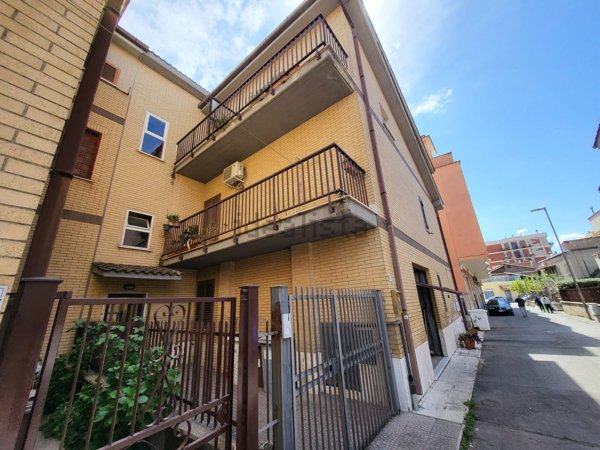 appartamento in vendita a Guidonia Montecelio in zona Guidonia