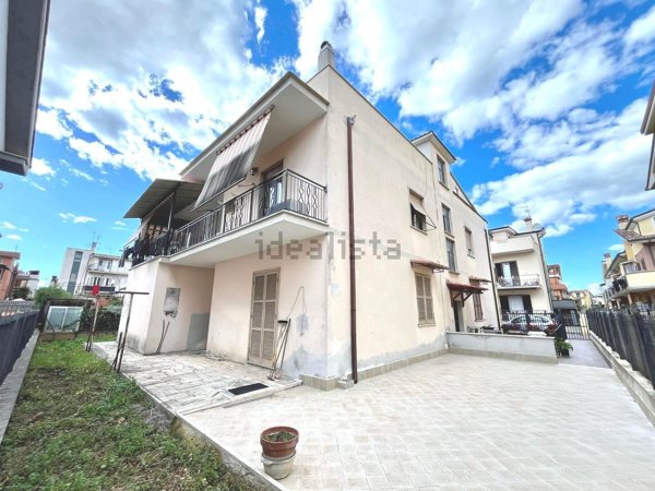 appartamento in vendita a Guidonia Montecelio in zona Villanova