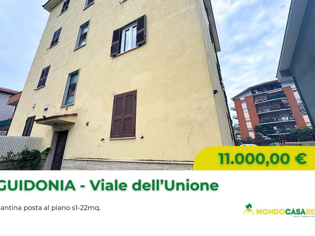 locale commerciale in vendita a Guidonia Montecelio in zona Guidonia