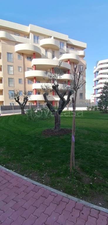 appartamento in vendita a Guidonia Montecelio in zona Guidonia