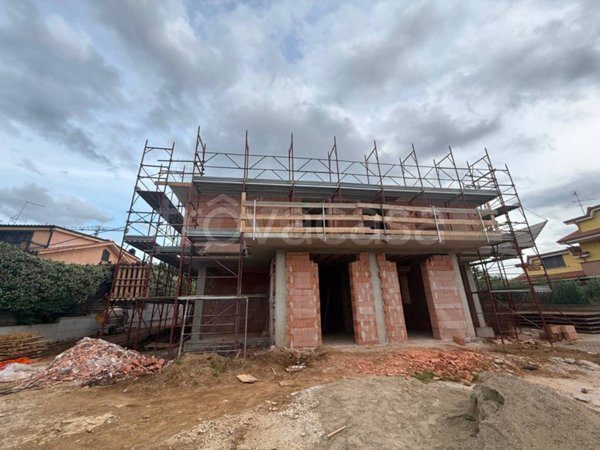 casa indipendente in vendita a Guidonia Montecelio in zona Montecelio
