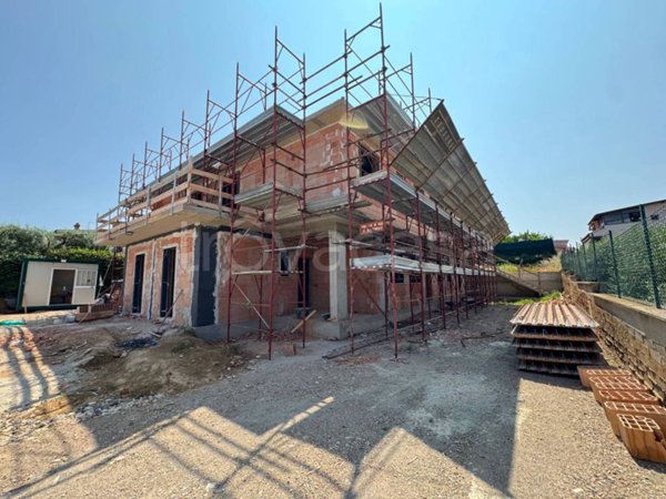 casa indipendente in vendita a Guidonia Montecelio in zona Montecelio