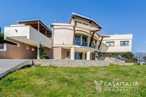 casa indipendente in vendita a Guidonia Montecelio