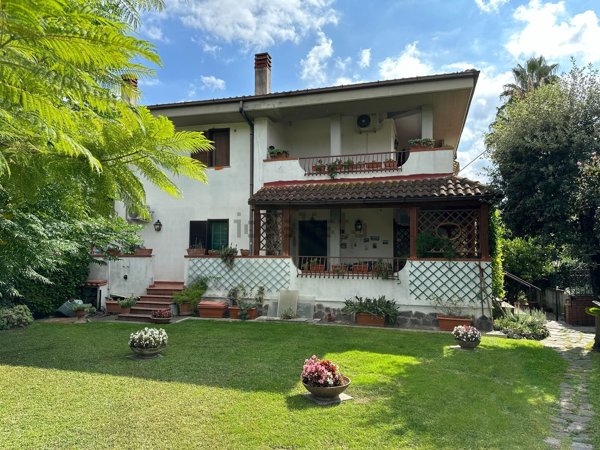 casa indipendente in vendita a Guidonia Montecelio