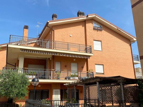 appartamento in vendita a Guidonia Montecelio in zona Villalba