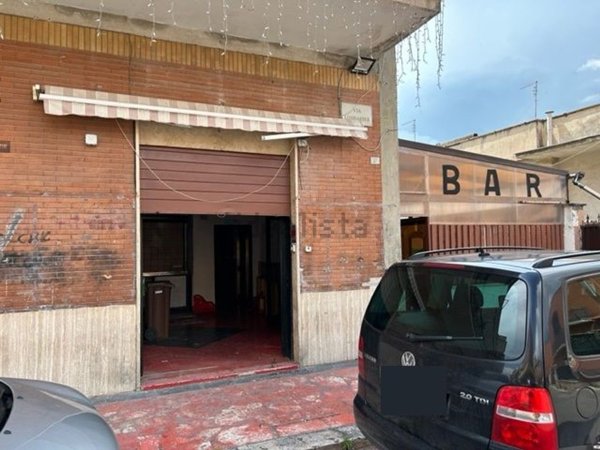 locale commerciale in vendita a Guidonia Montecelio in zona Villalba