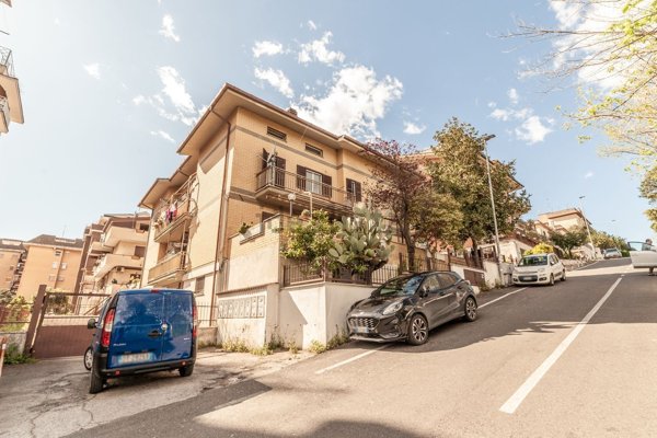 appartamento in vendita a Guidonia Montecelio in zona Setteville