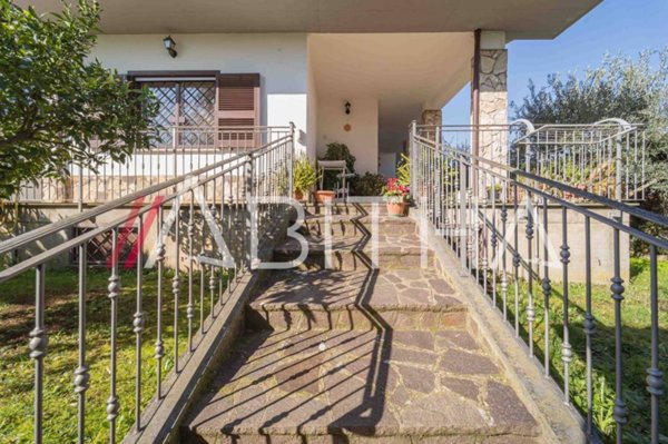 casa indipendente in vendita a Guidonia Montecelio in zona Montecelio