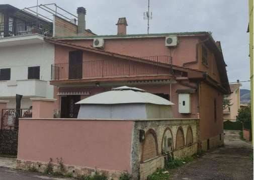appartamento in vendita a Guidonia Montecelio in zona Villanova