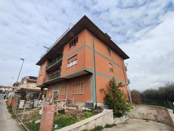 appartamento in vendita a Guidonia Montecelio