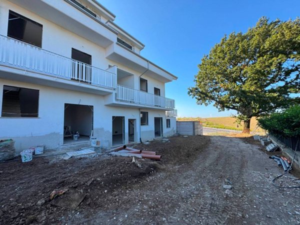 casa indipendente in vendita a Guidonia Montecelio in zona Setteville