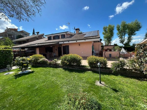 casa indipendente in vendita a Guidonia Montecelio