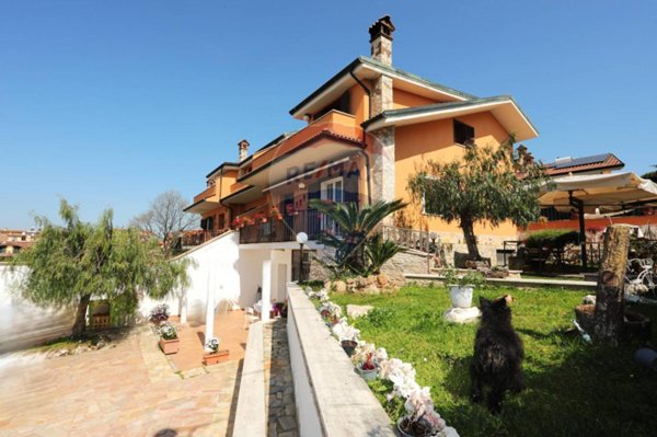 casa indipendente in vendita a Guidonia Montecelio in zona Marco Simone