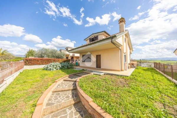casa indipendente in vendita a Guidonia Montecelio in zona Pichini