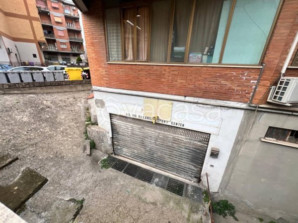 negozio in vendita a Guidonia Montecelio in zona Villanova