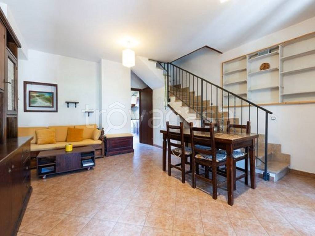 casa indipendente in vendita a Guidonia Montecelio in zona Marco Simone