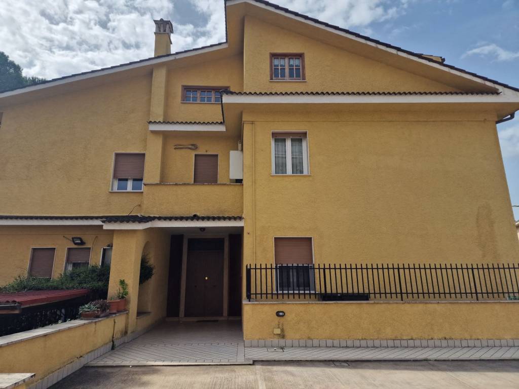 appartamento in vendita a Guidonia Montecelio in zona Villanova